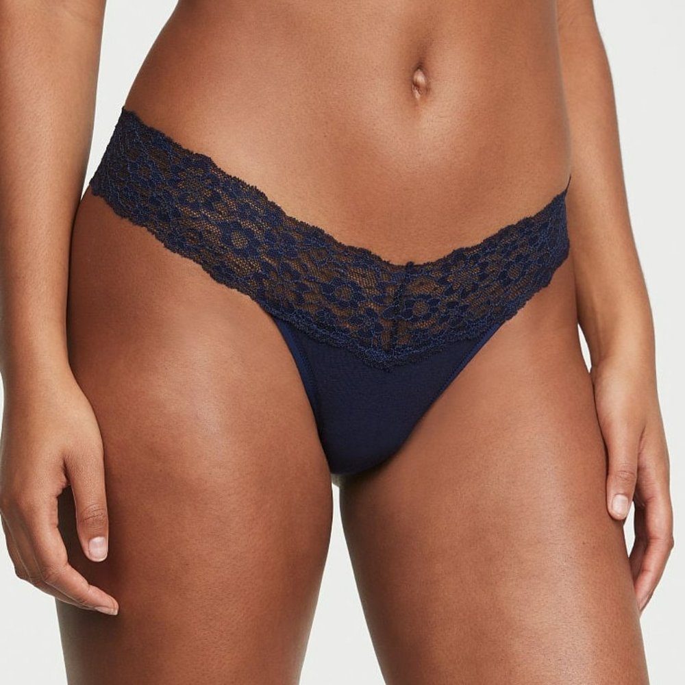 🆕Victoria's Secret Lace Waist Cotton Thong Panty Noir Navy size Large🆕